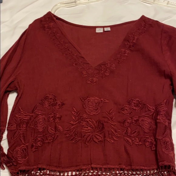 Burgundy fringe top - Picture 2 of 3